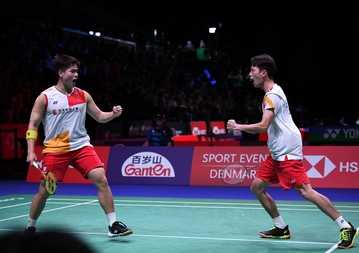 背后到底传 背后到底传