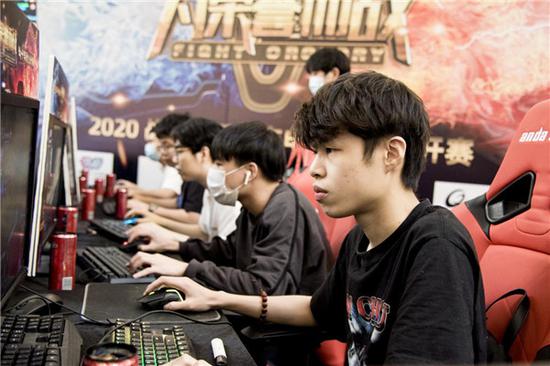 背后到底传 背后到底传