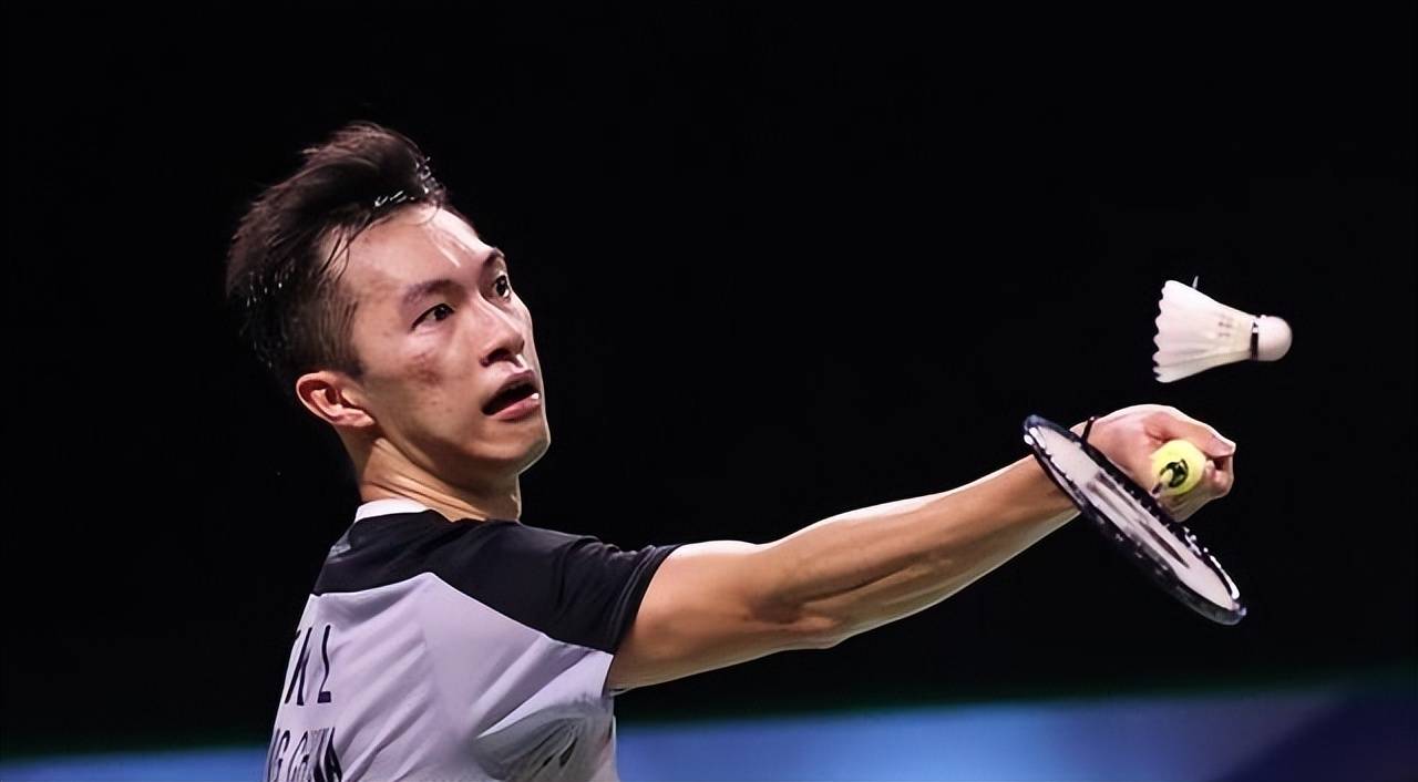 媒与训练服 媒与训练服