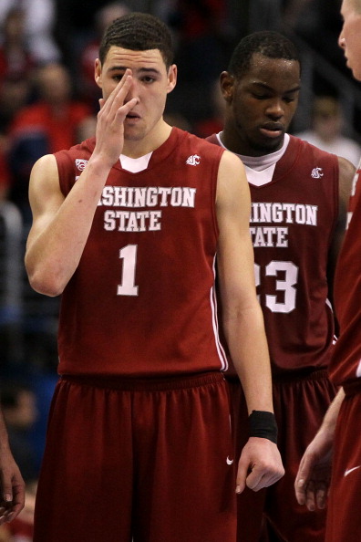 一脚触球创 一脚触球创