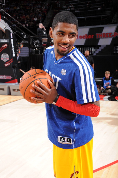 库里一战刷爆纪录！勇士全场沸腾